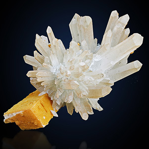 Mineralienstufe aus Trepca, Dolomit mir Bergkristall